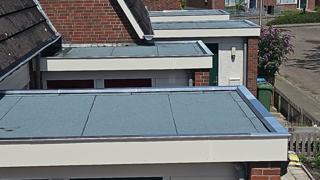 Dakrenovatie in uitvoering